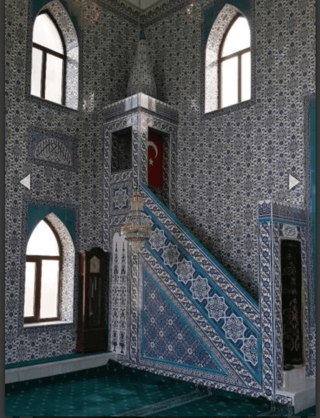 Cami Çini Minber - 37, Cami Dekorasyonu